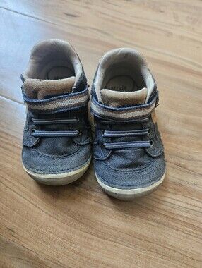 Stride Rite Blue and Tan Toddler Hook-and-Loop Sneakers Size 6